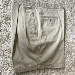 Mens Club Room pleated front shorts size 34